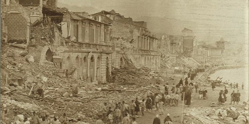 1908, il lungomare di Messina distrutto da terremoto