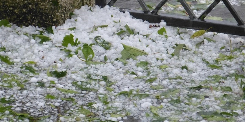 Eccezionale grandinata in A1