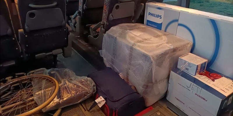 Merce trovata su uno dei bus fermari