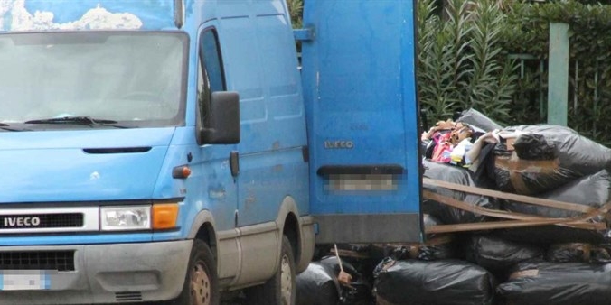 Quintali di scarti tessili da Prato a Firenze