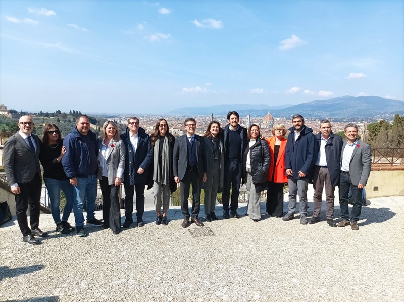 La giunta con Firenze sullo sfondo