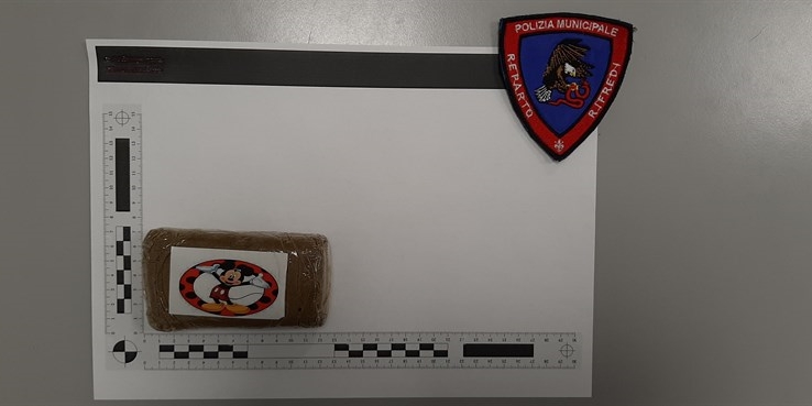 fermato con un etto di hashish