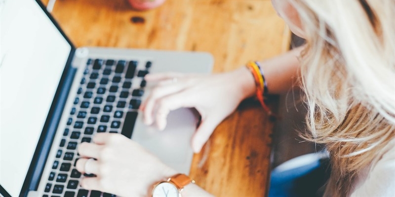 1985 - Registrato il primo dominio internet