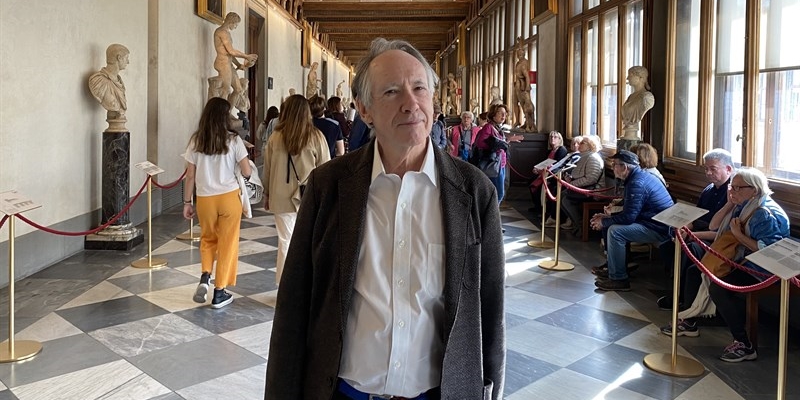 Ian McEwan in vista agli Uffizi