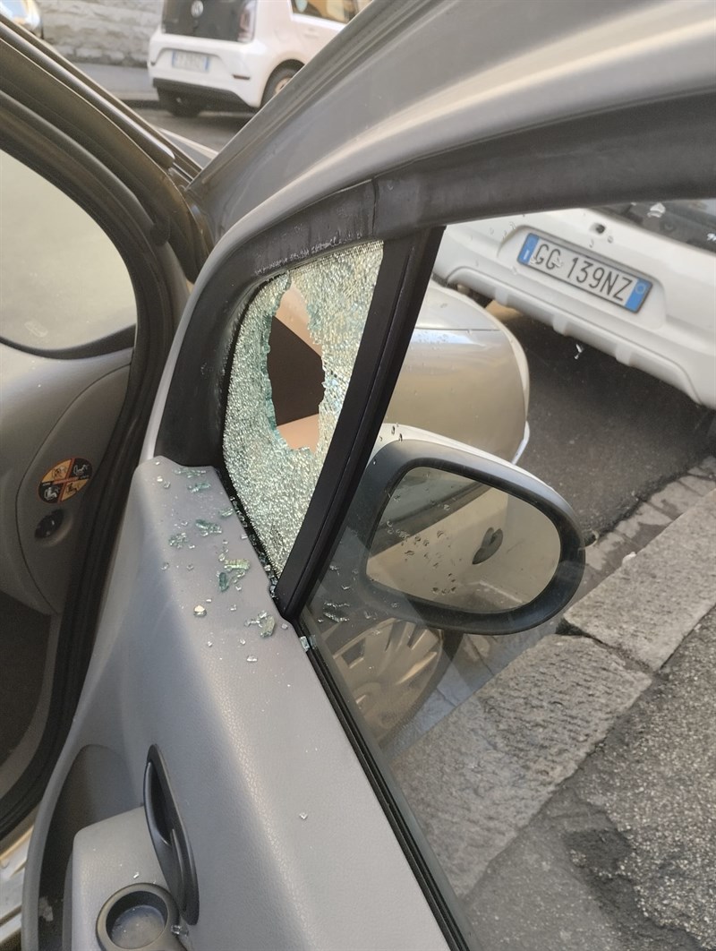 strage di auto in San Jacopino