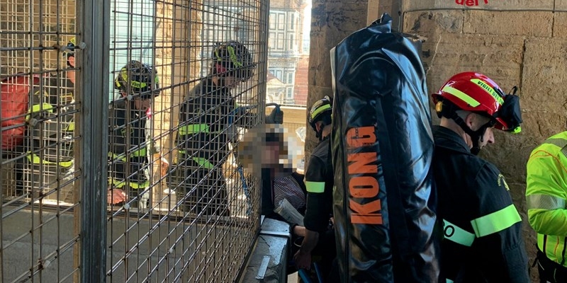 Il complesso intervento dei Vigili del Fuoco