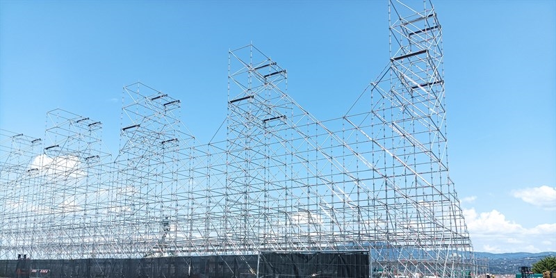 la grande struttura al piazzale Michelangelo