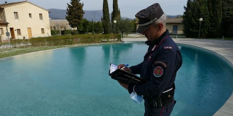 Carabinieri forestali controlli sul riempimento delle piscine