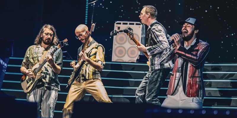 I Pinguini Tattici Nucleari in tour