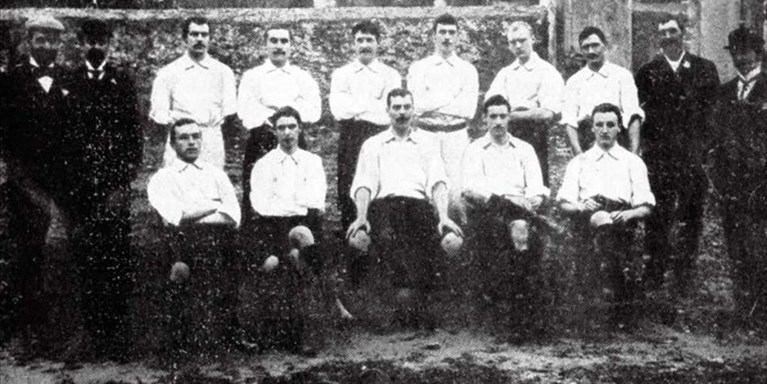 1893, nasce a Genova il ""Genoa cricket and football club"" prima squadra italiana di calcio