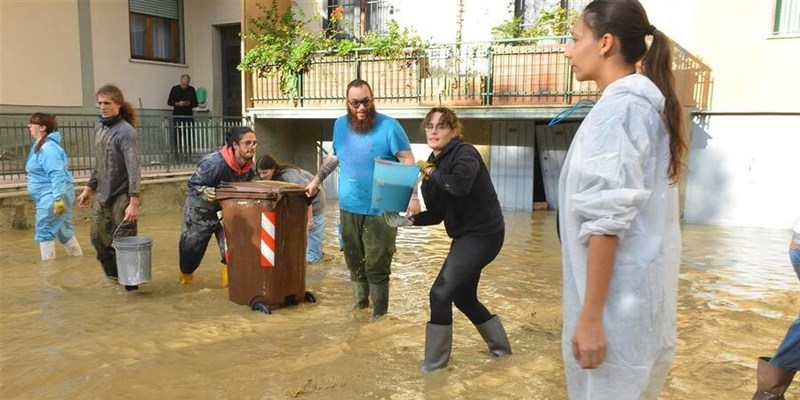 Si cerca di liberare le strade