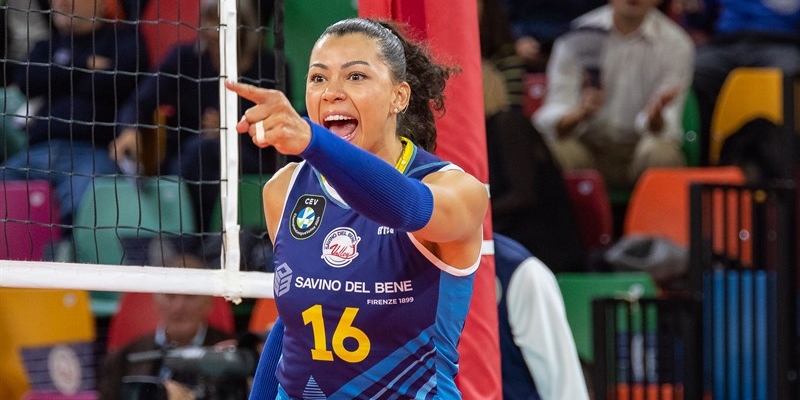 La Savino Del Bene Volley e il Maritza Plovdiv in una azione di gioco.