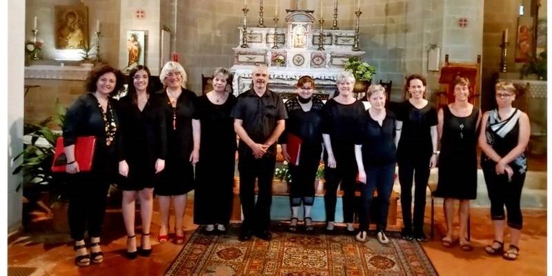 Edoardo Materassi con il Mulieris Voces di Firenzuola in unb concerto a San Cresci Valcava