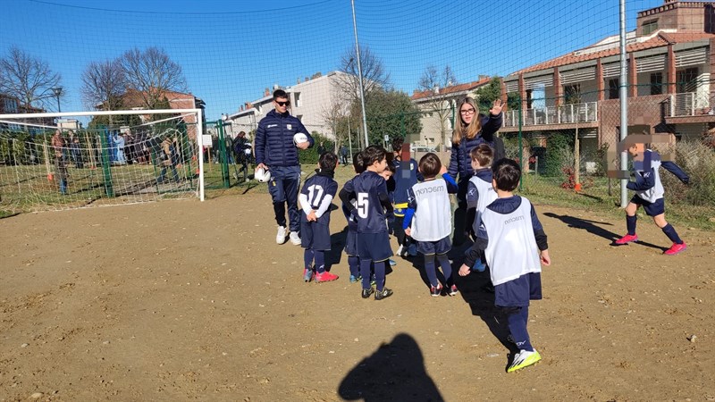 La cerimonia dell'intitolazione del campetto