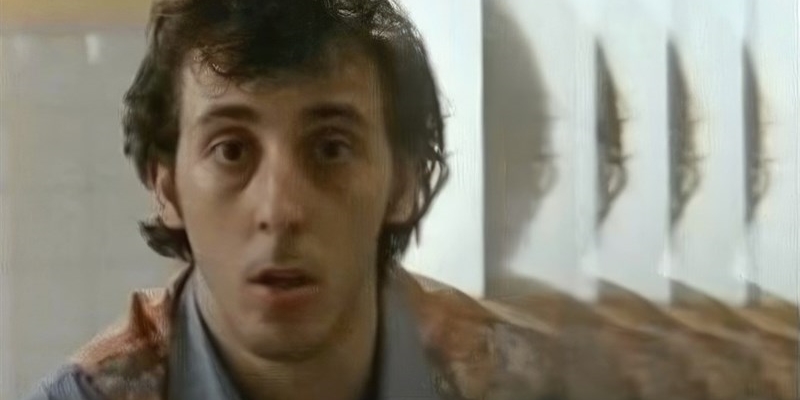 Massimo Ceccherini al suo debutto cinematografico in Benvenuti in Casa Gori del 1990