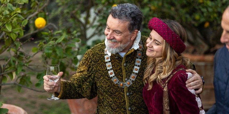 Luigi Cappellini e la figlia in abiti rinascimentali