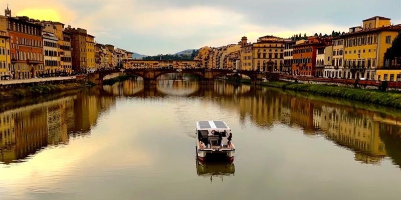 Il battello sull'Arno