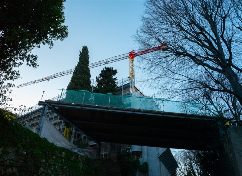 Il mega cantiere di costa Scarpuccia