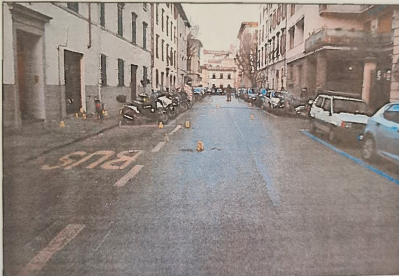 L'esplosione avvenuta presso la libreria riconducibile, a Casa Pound,  ""Il Bargello""  a Firenze nella notte del 31 dicembre 2016 con un ordigno collocato  da Vespertino