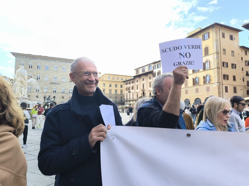 La protesta sotto Palazzo Vecchio