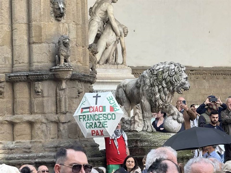 25 aprile a Firenze, un omaggio a Papa Francesco