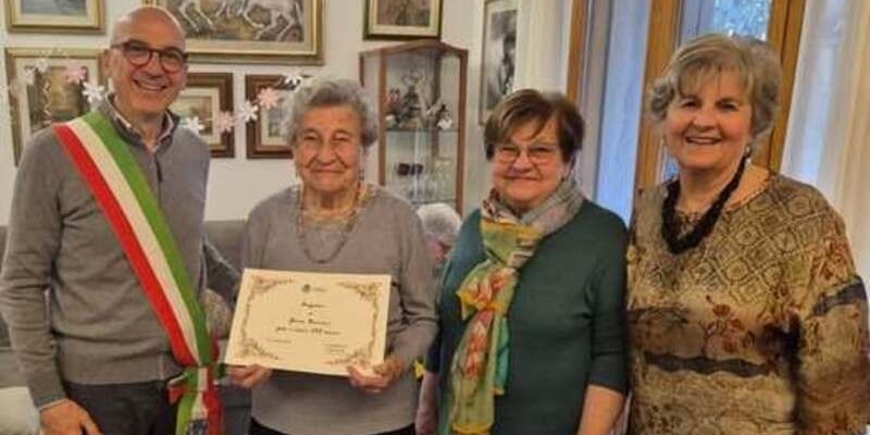 la festa dei 100 anni