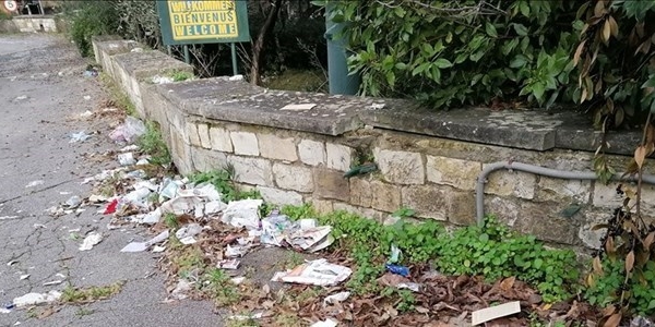 l’ingresso dell’ex camping al tempo dell'abbandono