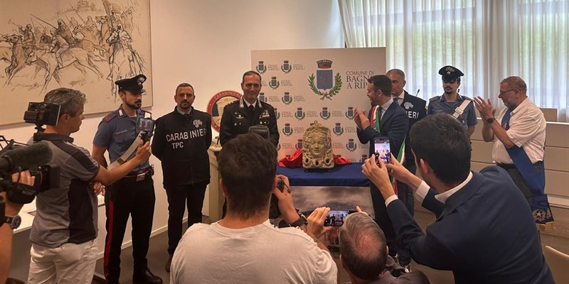 Bagno a Ripoli, ritrovata la “Testa di Medusa” di Giambologna: il capolavoro rubato torna a casa