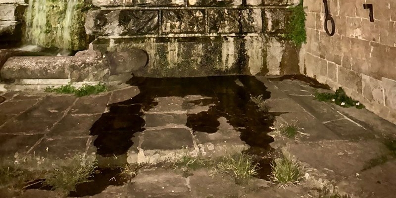 Un particolare della perdita d'acqua dalla Rampe