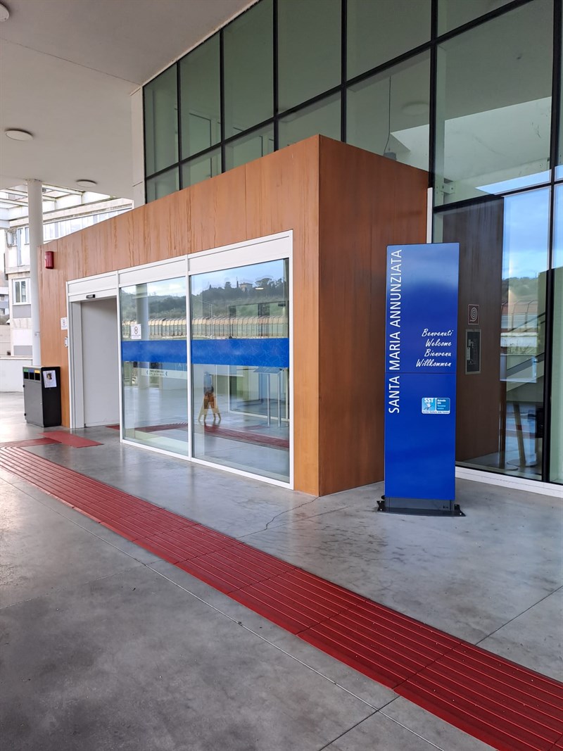 Un momento della visita dei direttori ai reparti del SMA