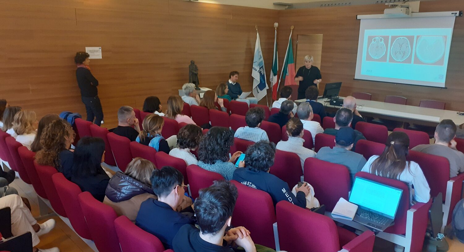 La platea dei partecipanti nella sala Bufalini a Santa Maria Nuova
