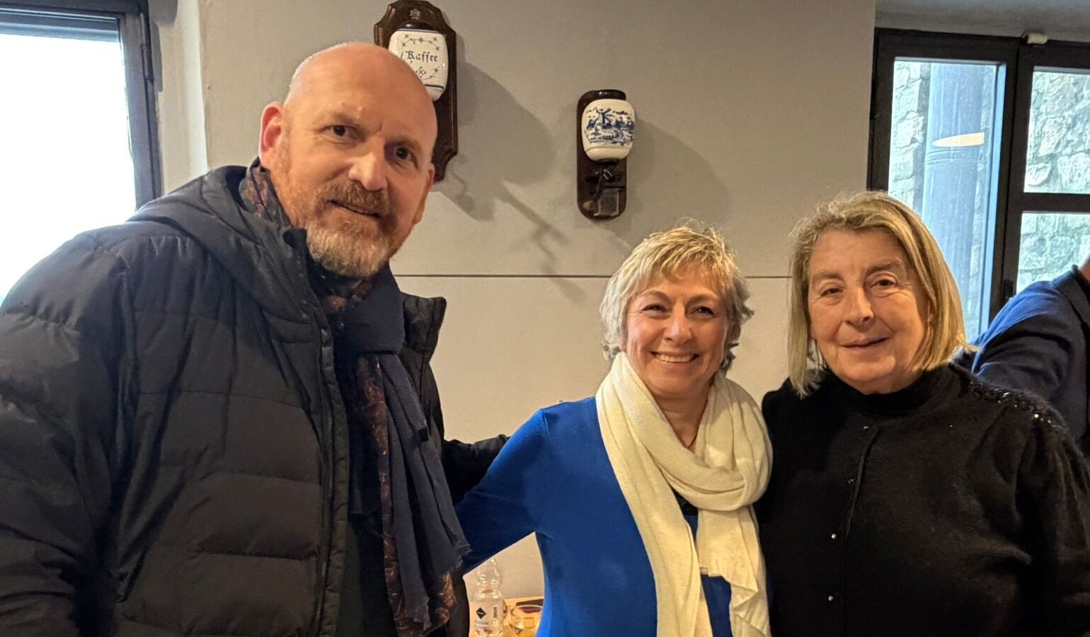 Da sx sindaco David Baroncelli, la dottoressa Paola Belli, l'assessora alle Politiche sociali Anna Grassi